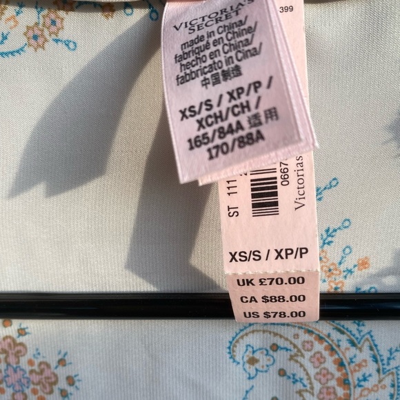 NWT VICTORIA’S SECRET SILK ROBE - Picture 4 of 4